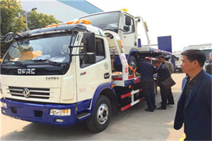 高县汽车道路救援拖车价格
